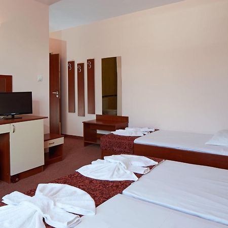 Guesthouse Kirov ラヴダ エクステリア 写真