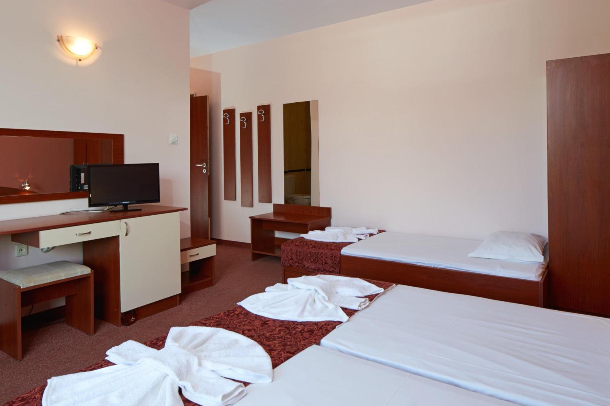 Guesthouse Kirov ラヴダ エクステリア 写真