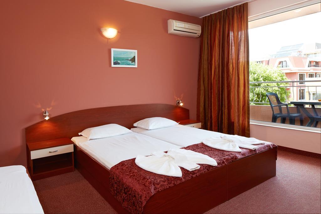 Guesthouse Kirov ラヴダ エクステリア 写真