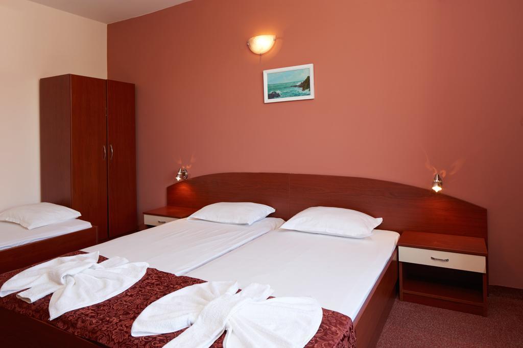 Guesthouse Kirov ラヴダ エクステリア 写真