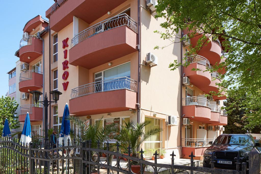 Guesthouse Kirov ラヴダ エクステリア 写真
