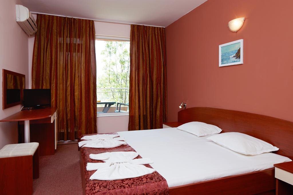 Guesthouse Kirov ラヴダ エクステリア 写真