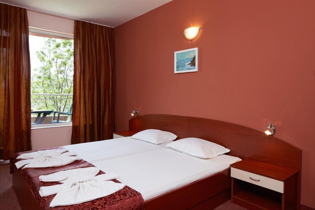 Guesthouse Kirov ラヴダ エクステリア 写真